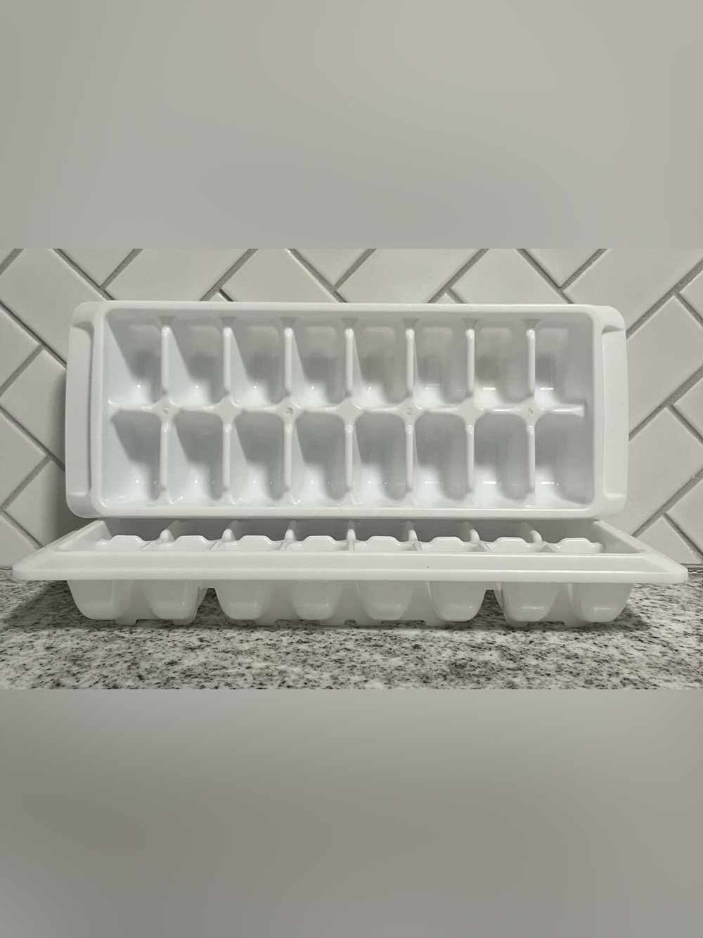 Vintage Rubbermaid White Plastic Ice Cube Trays Lot of 2 Stackable 16 Cube
